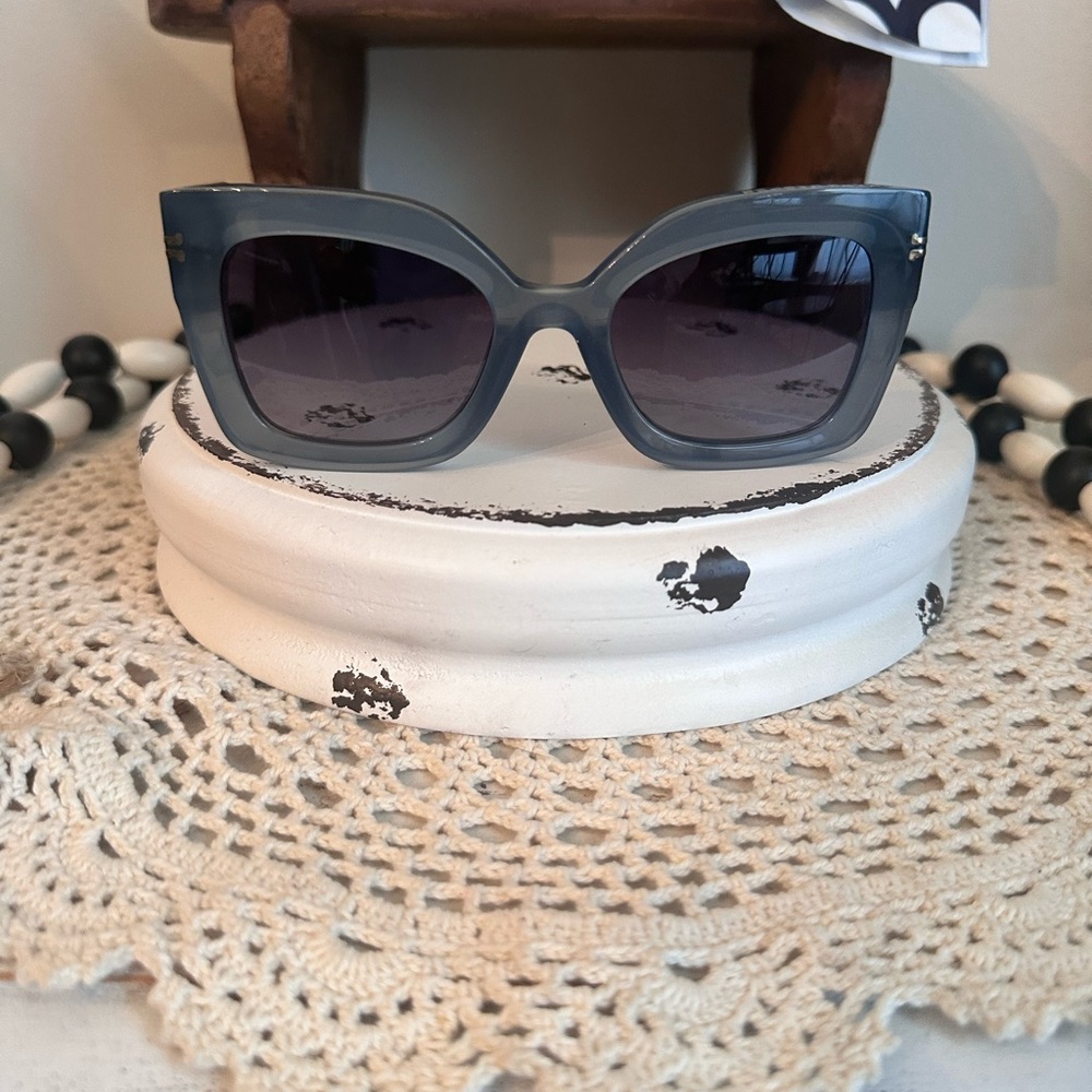 Marc Jacobs Blue Square Sunglasses - Picture 5 of 6
